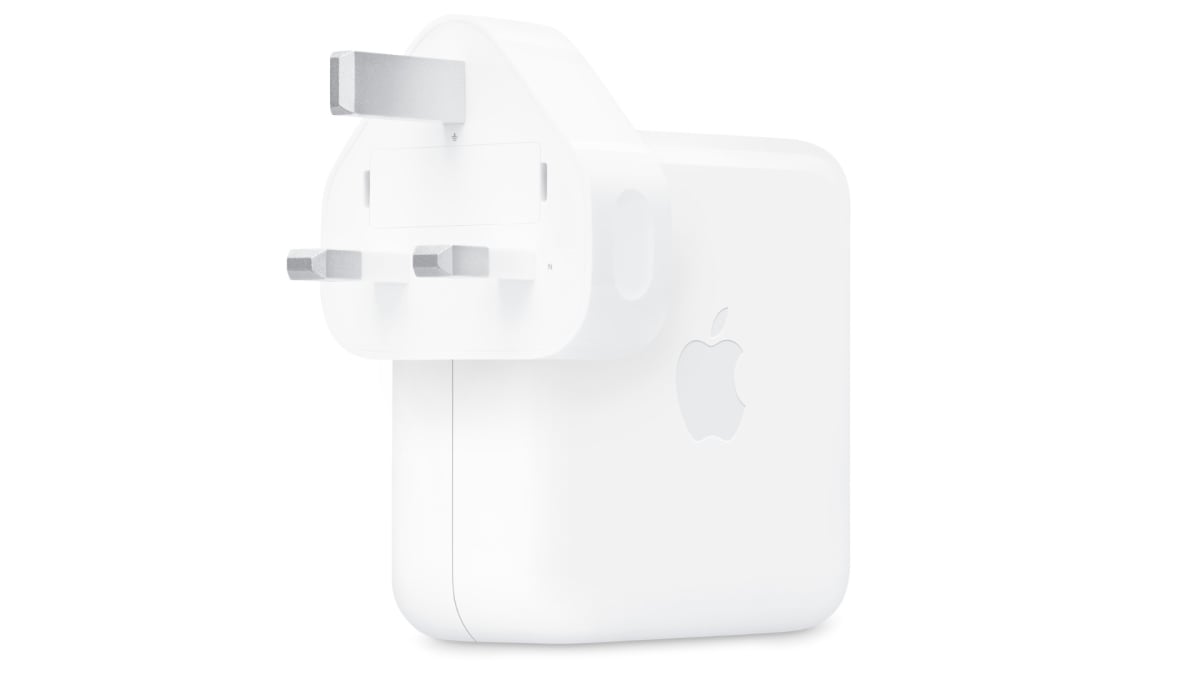 In Europe, Apple’s new MacBook Pro comes without a charger