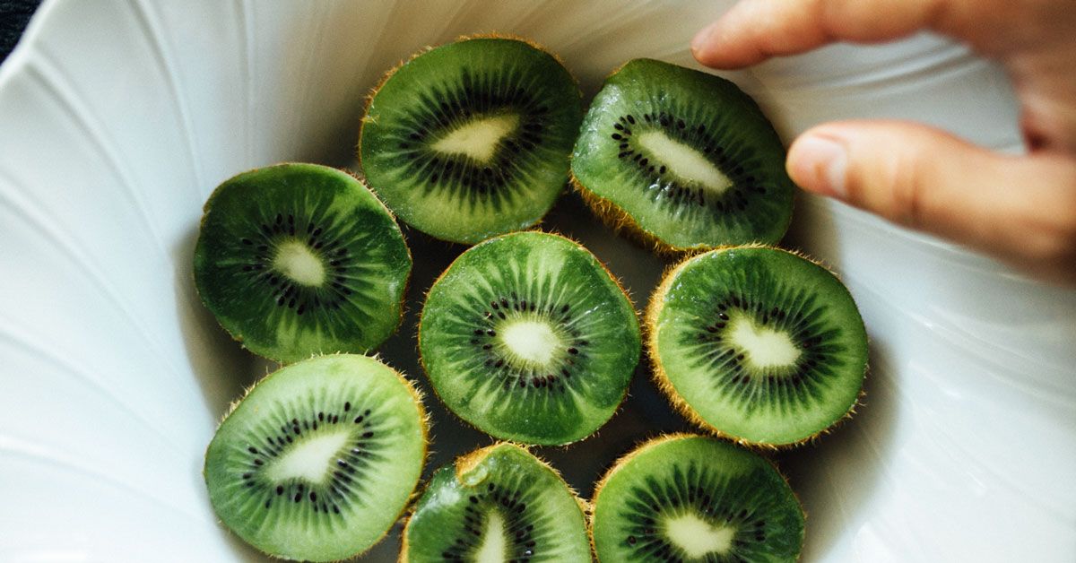 Kiwifruit, Probiotics May Aid Chronic Constipation, New Guidelines Say