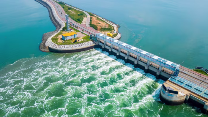 Developing tidal power would push up UK electricity costs, study finds