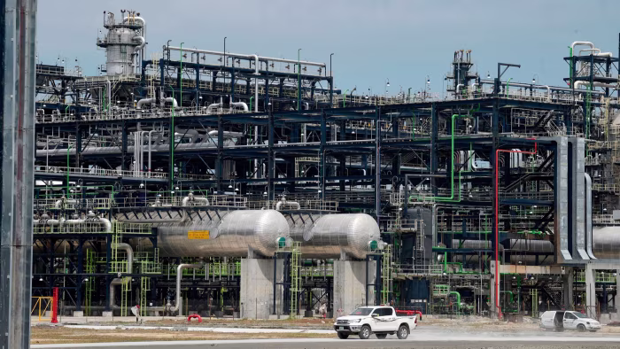Nigeria’s Dangote plots refinery expansion part financed by stake sale