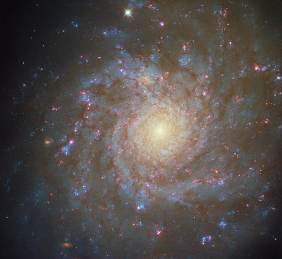 Hubble Space Telescope Captures Stunning New View of NGC 4571