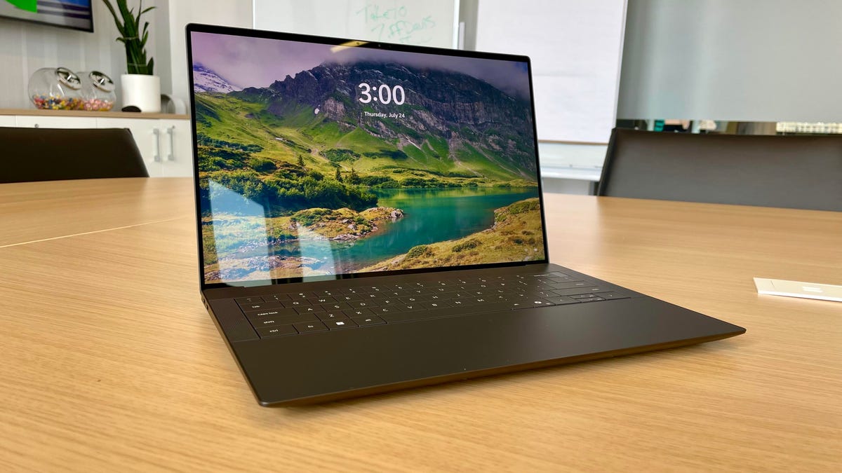Staring at the Black Screen of Death on your Windows PC? 6 steps to fix it