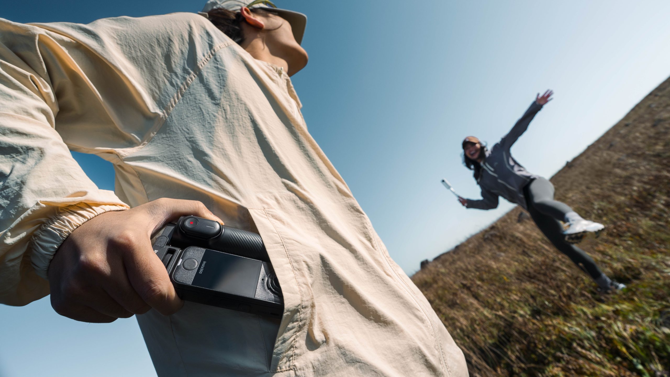 Insta360 launches X4 Air 8K 360° camera with lighter body and AI editing · TechNode