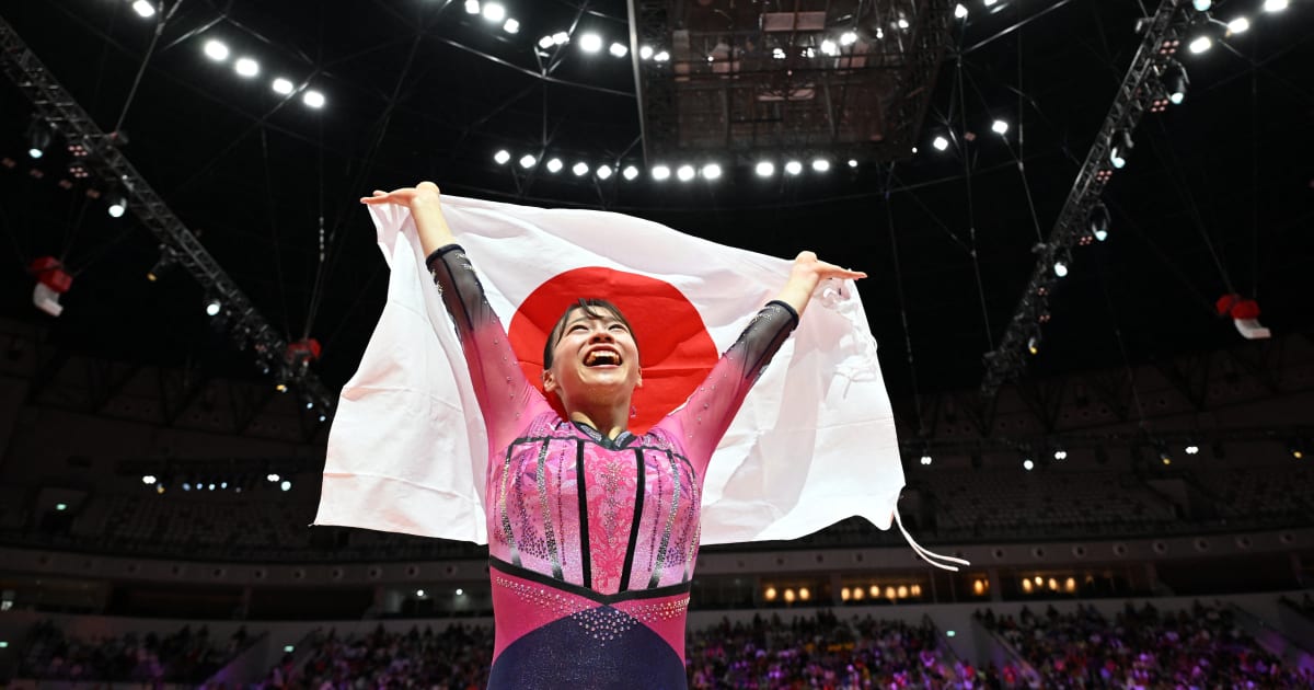 Zhang Qingying wins balance beam gold; Sugihara Aiko claims redemptive floor title