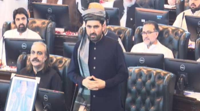 In explosive speech, KP CM-elect calls for Afghan policy review, reiterates loyalty to Imran