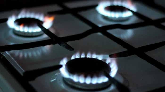 Govt resumes new gas connections after four-year ban