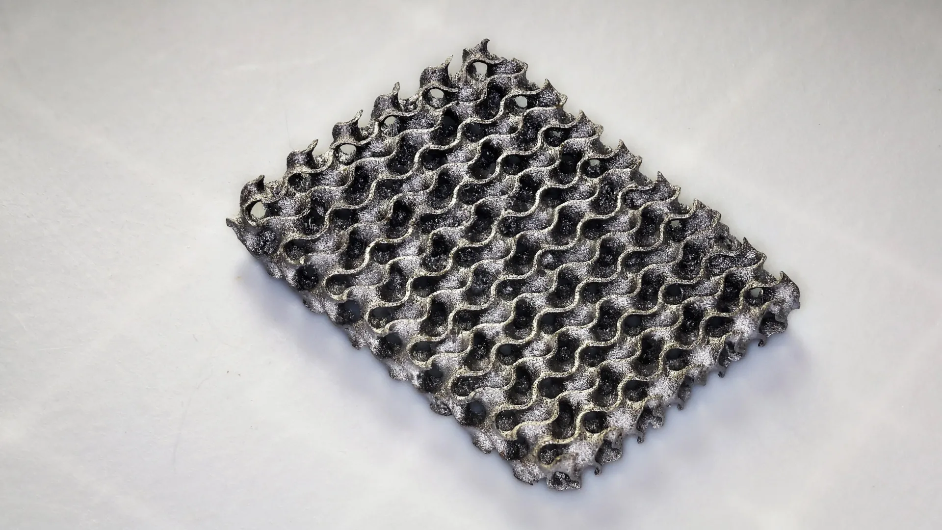 Scientists grow metal instead of 3d printing it — and it’s 20x stronger