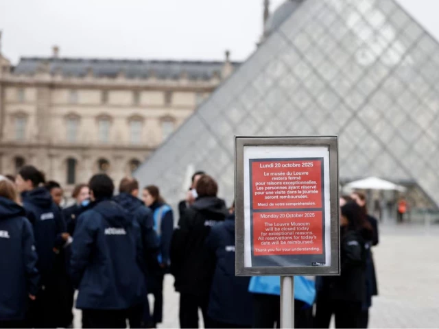 2 suspects arrested in Louvre jewel heist