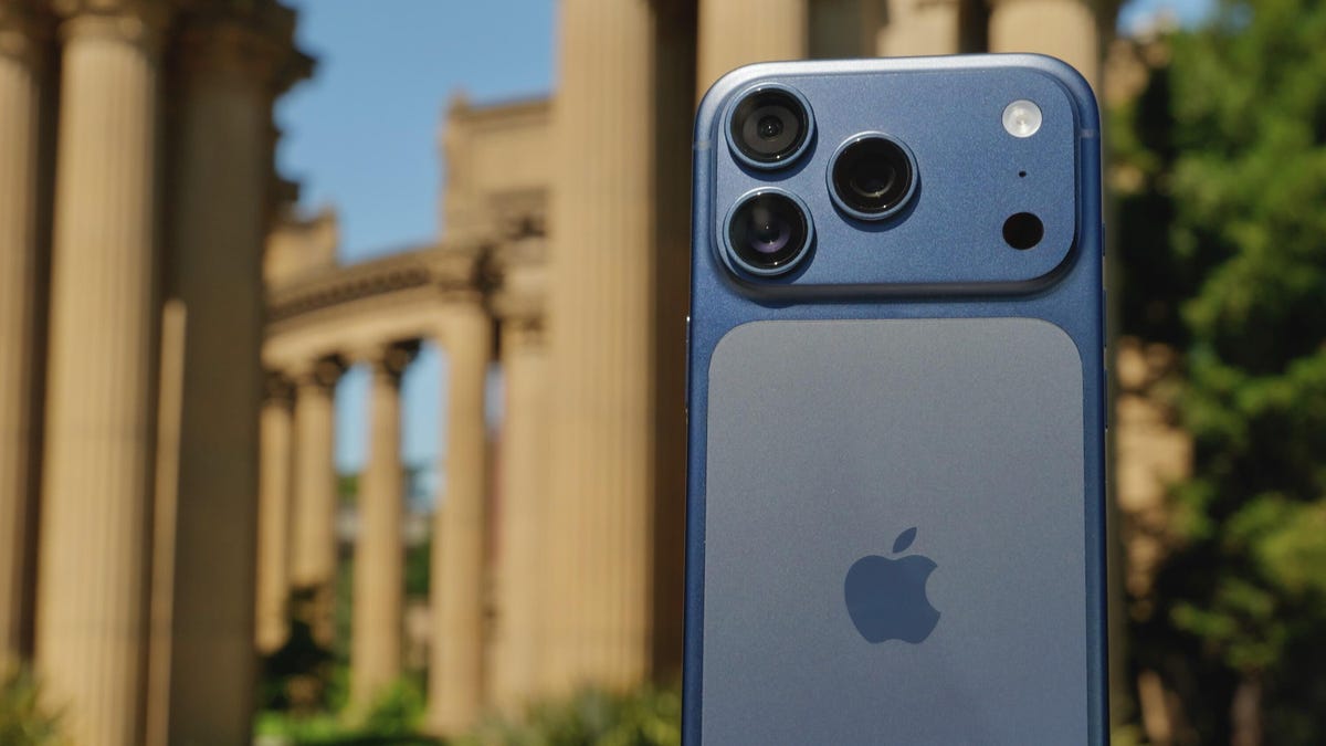 Apple Gives a Reason for the Reports of Terrible iPhone 17 Scratches
