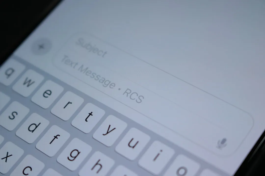 iOS 26 Messages Missing Key RCS Features