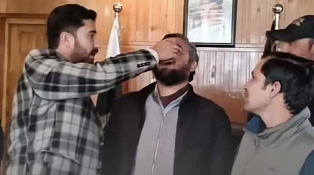 Father Refuses Polio Drops for Son, Gets Vaccinated Himself