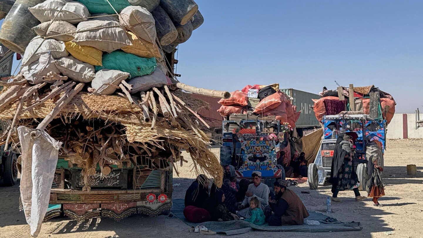 Pakistan and Afghanistan border shut for second day