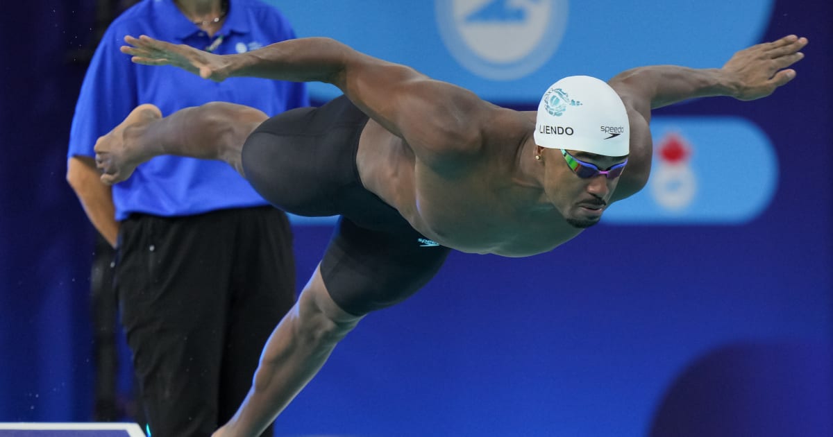 Hubert Kos and Josh Liendo set new world records on day one of Swimming World Cup Toronto