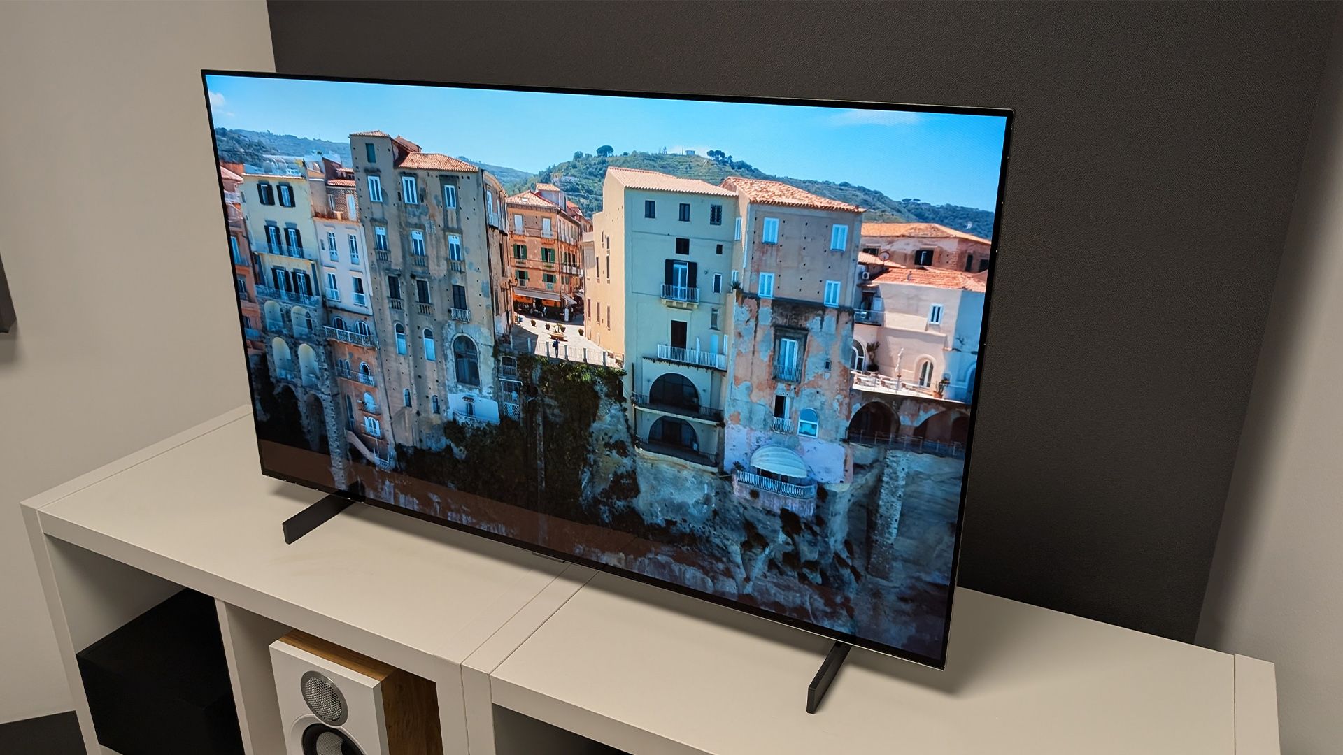 Save £500 on the gargantuan 83-inch LG C5 OLED TV