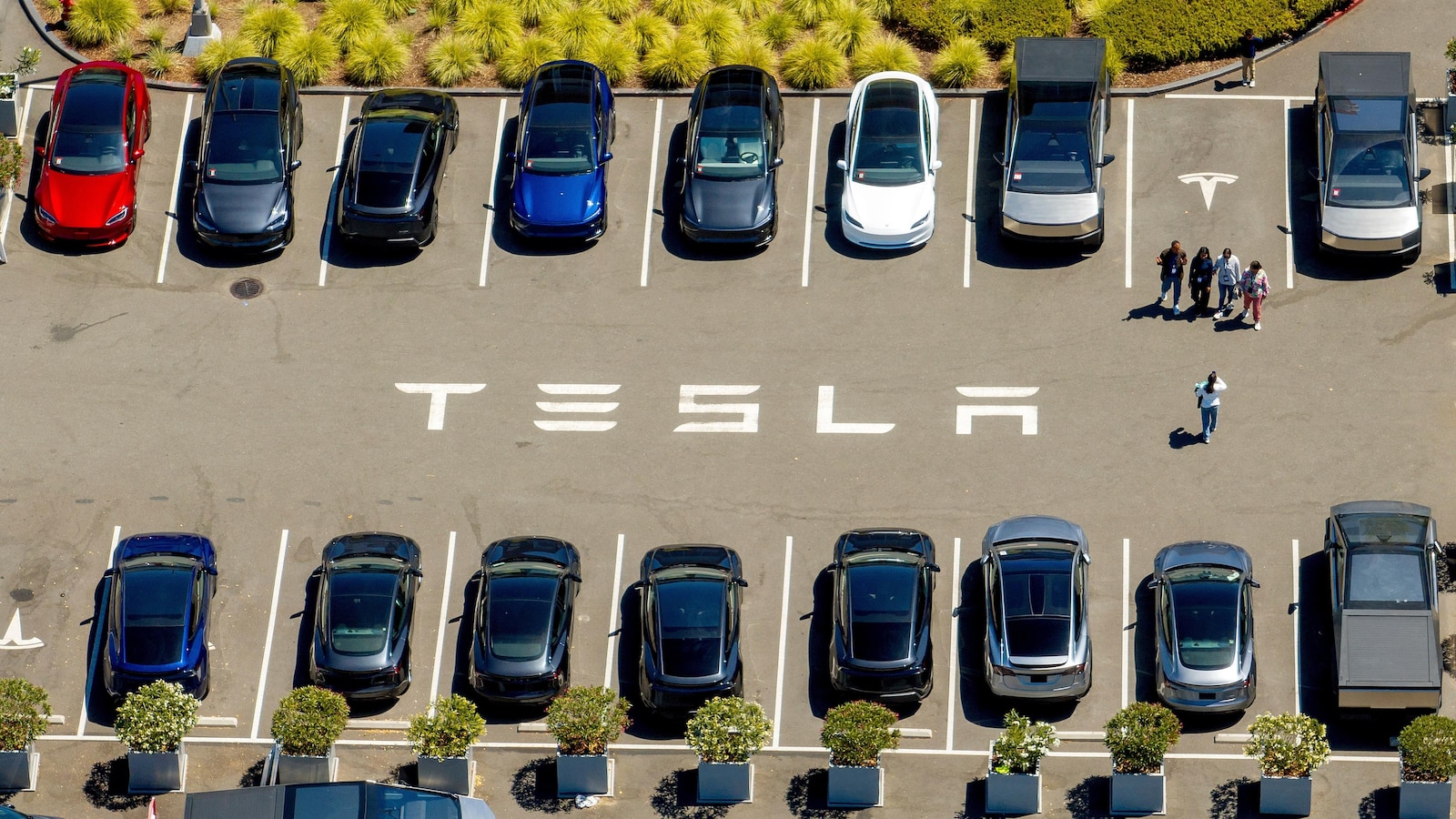 Tesla’s profits plunged again last quarter despite selling more vehicles