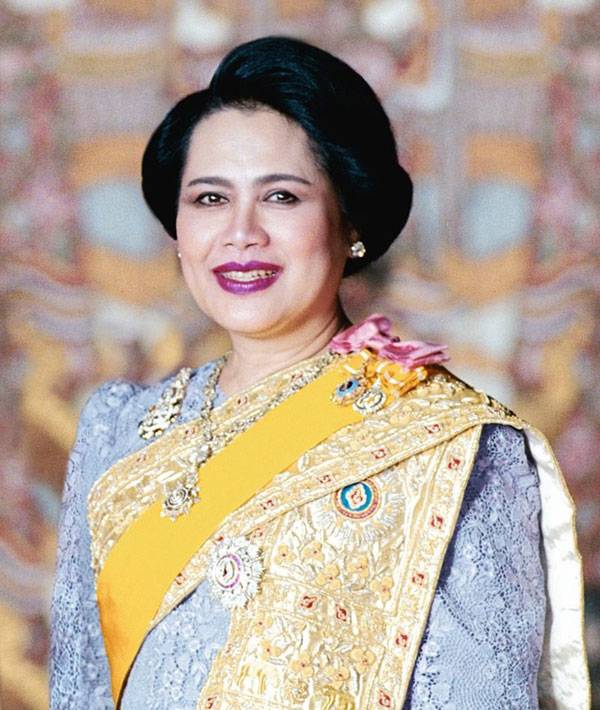 Year-long funeral starts for Thailand’s former queen Sirikit