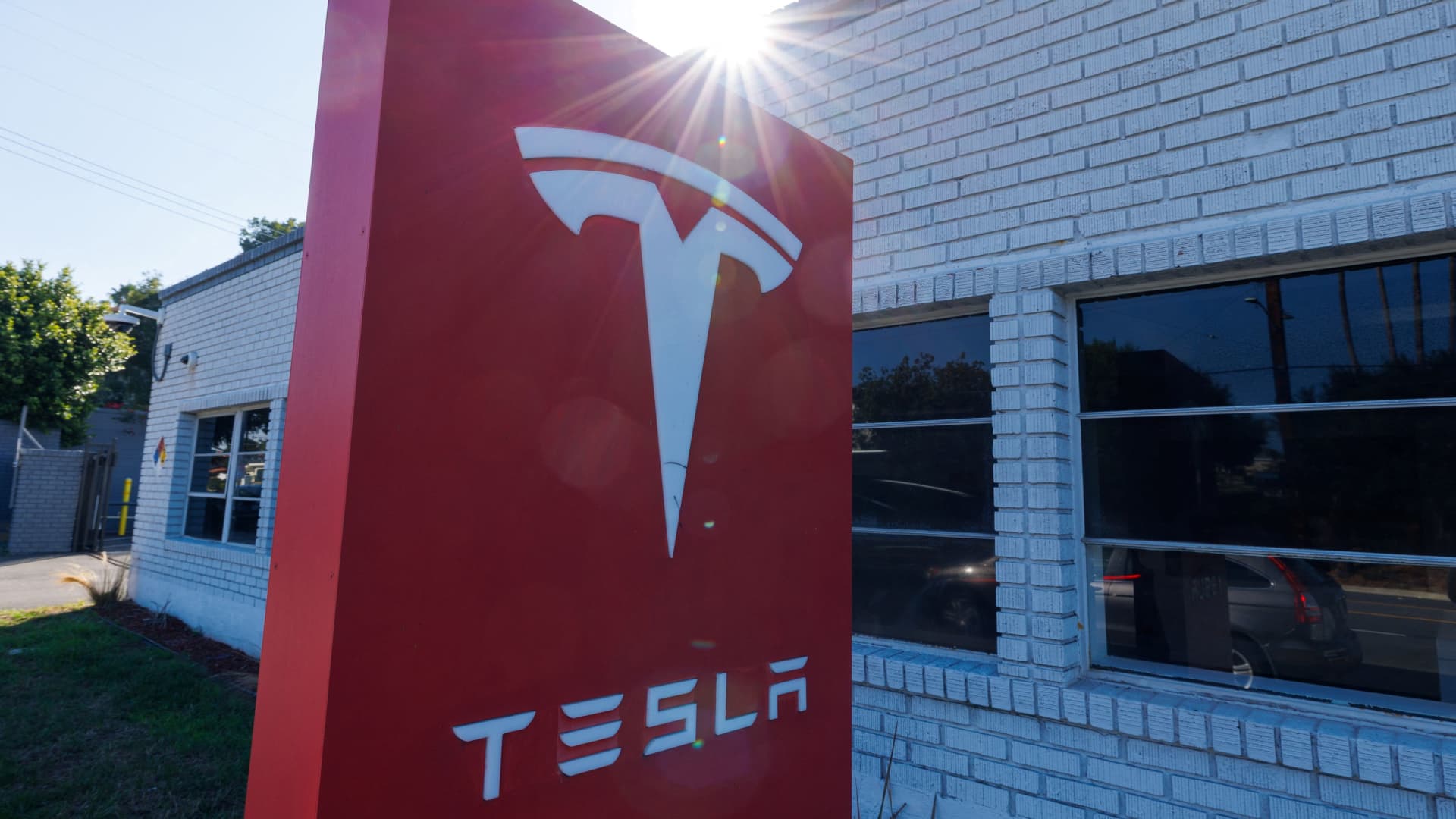 Tesla shareholders passed Elon Musk’s $1 trillion package. What analysts are saying