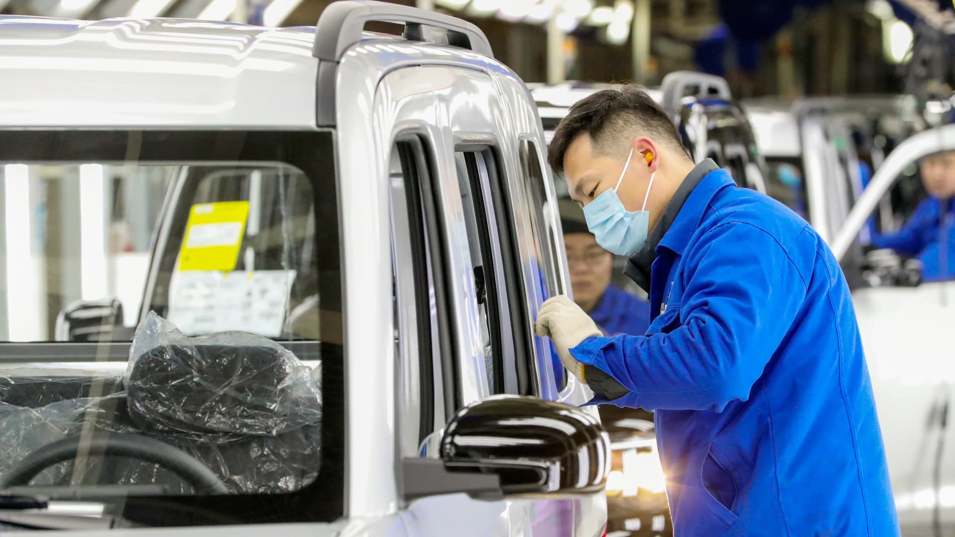 China industrial profits drop 5.5% in October, worst level in five months