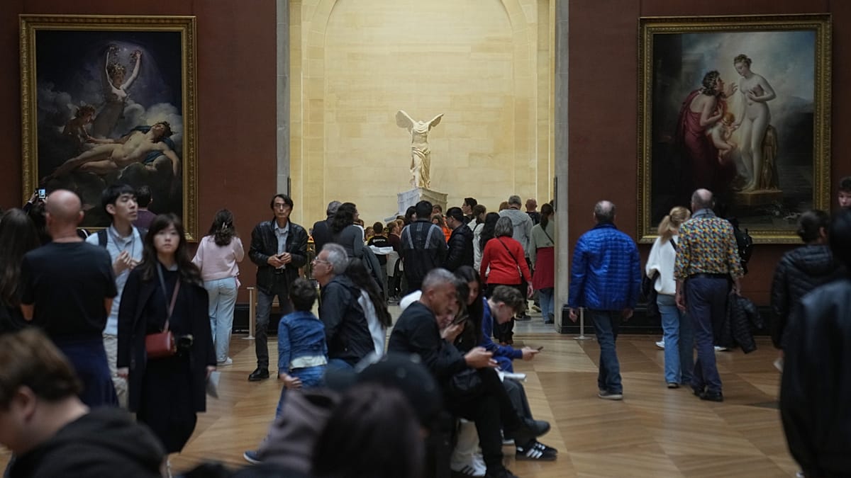 Russian passports and listed jewels: How the internet went wild for fake news about the Louvre heist