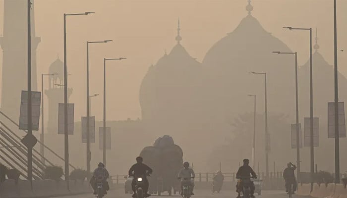 Lahore again tops global pollution rankings as toxic smog engulfs region