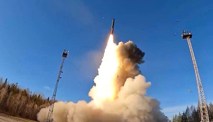 Russia offers nuclear talks with US to defuse rising tensions