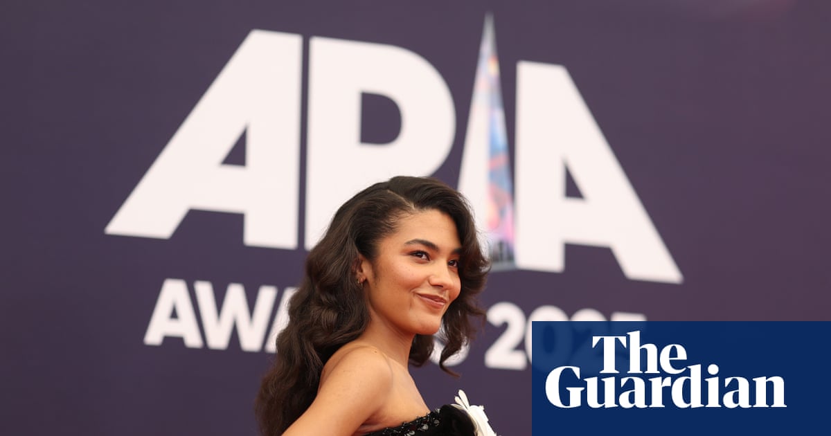 Aria awards 2025 fashion: big blooms, bolo ties and bird’s nests on the red carpet – The Guardian