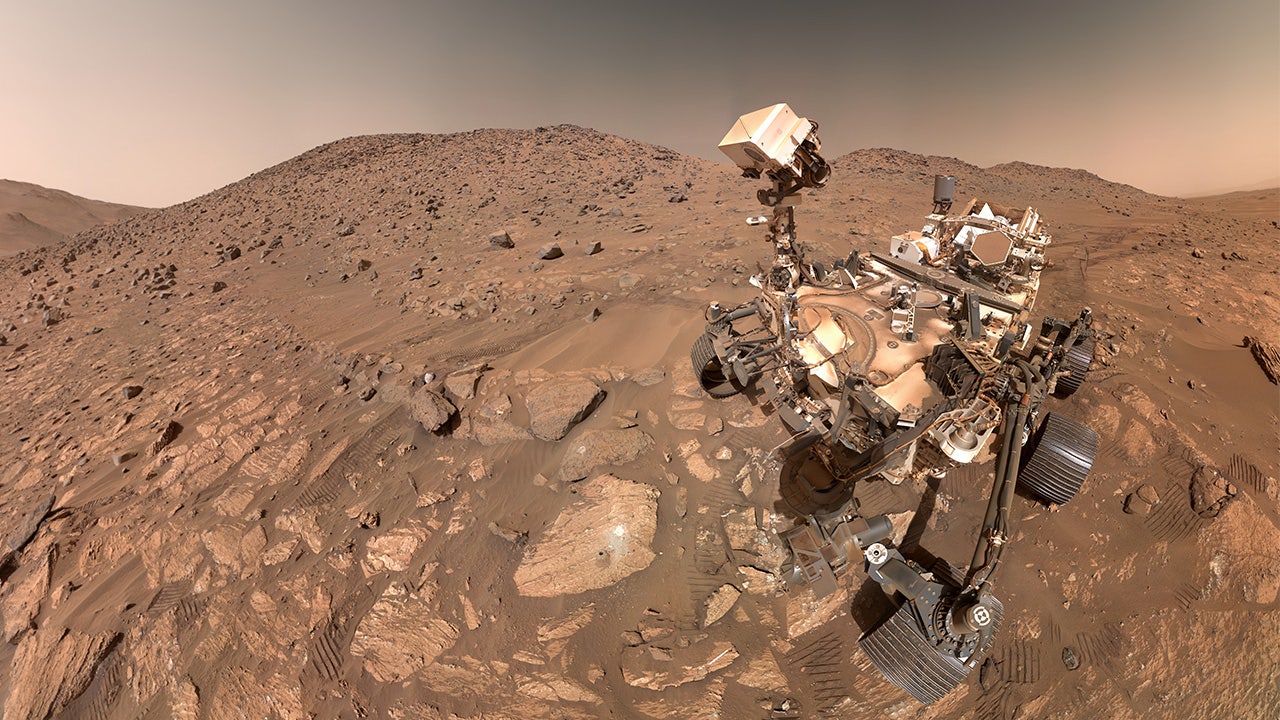 Lightning on Mars: Scientists capture crackling sounds