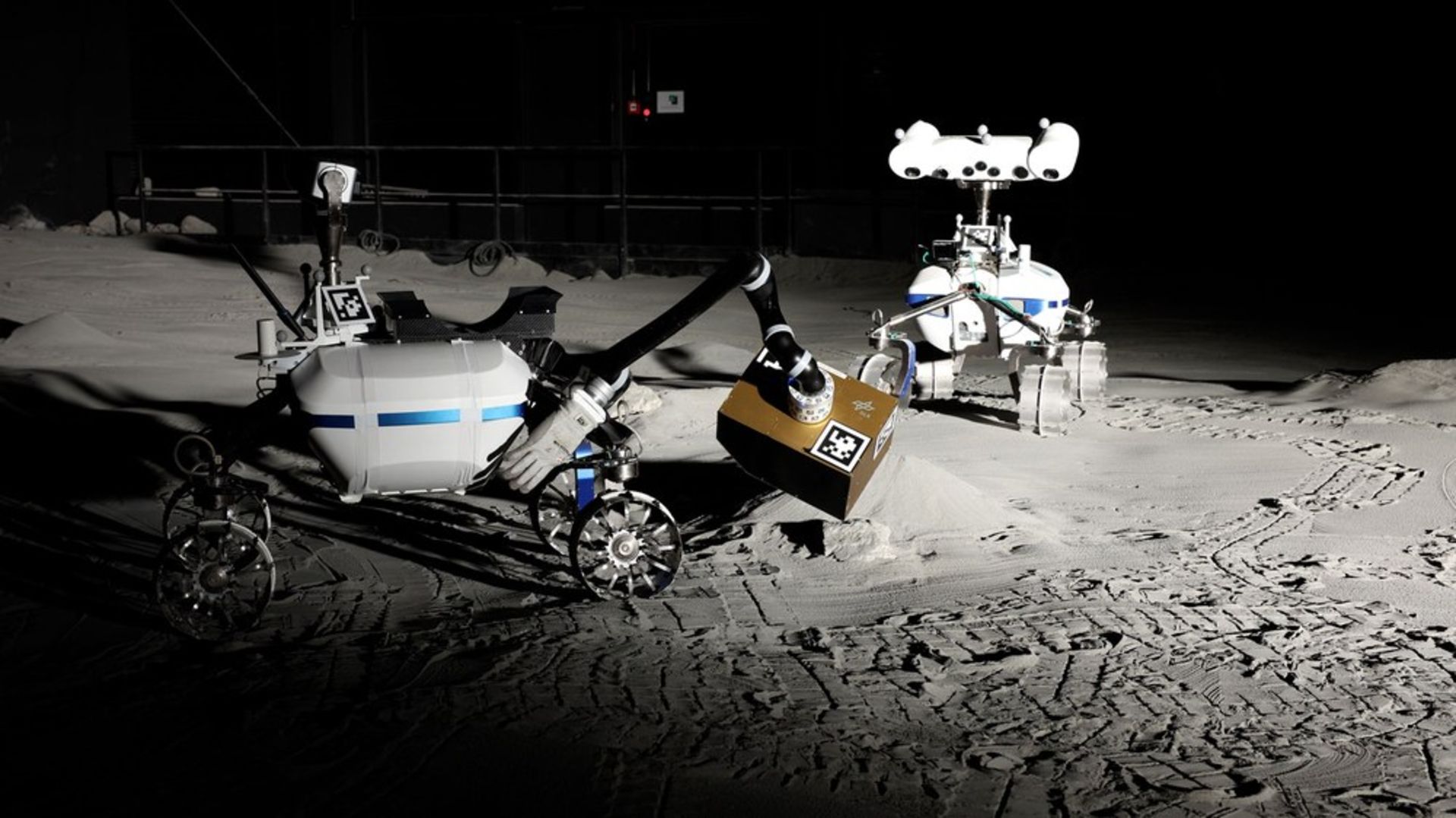 These 2 moon rovers used cameras and lasers to hunt for simulated water ice — and one looks like WALL-E