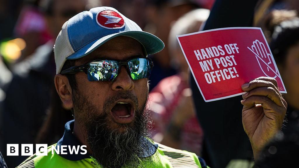 Canada Post and union reach deal in principle to end strike