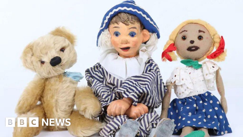 Original Andy Pandy puppet sells for £15k at auction in Canterbury