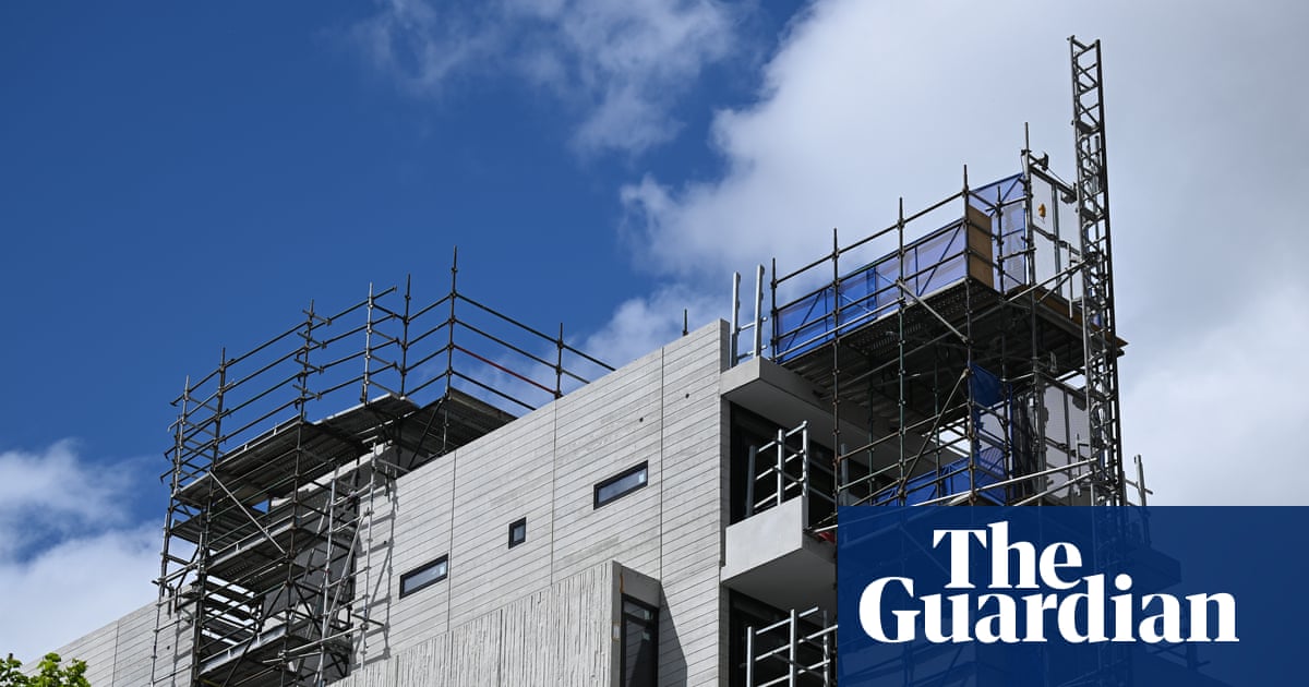 Banks ordered to approve fewer risky loans as Australian property market heats up | Australian economy