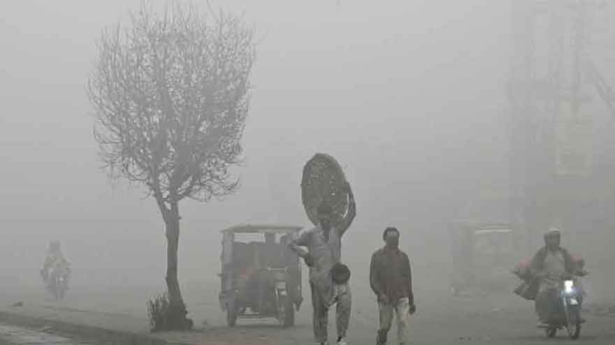 Punjab cities choke as toxic smog blankets Lahore, DG Khan and Kasur