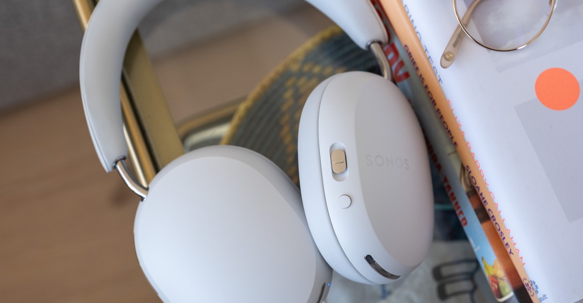 Bose, Sony, and Apple headphones are cheaper than ever for Black Friday