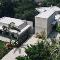 INHERIT - House that Carries Forward Memory / CLAIR archi lab Co., Ltd. - Exterior Photography, Concrete, Courtyard