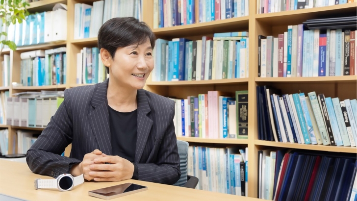 [The Era of Healthy Aging ①] Measuring and Managing Antioxidant Levels With Professor Hyojee Joung of Seoul National University