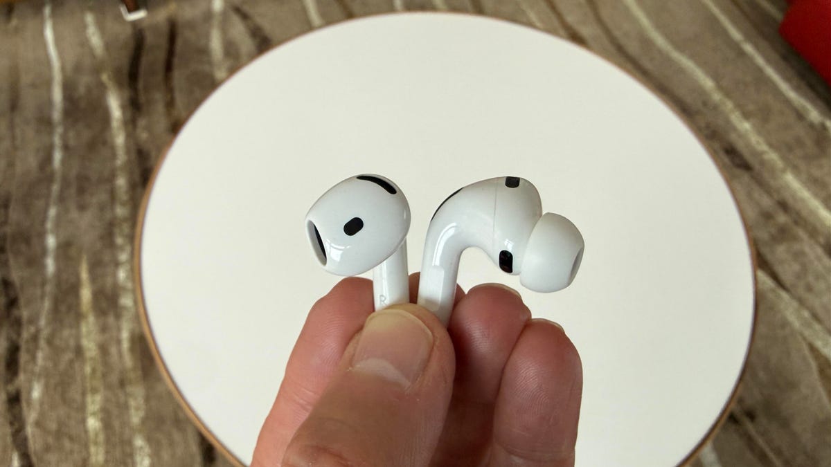AirPods Pro 3 vs. AirPods 4: Which Apple Earbuds Should You Get for Black Friday?