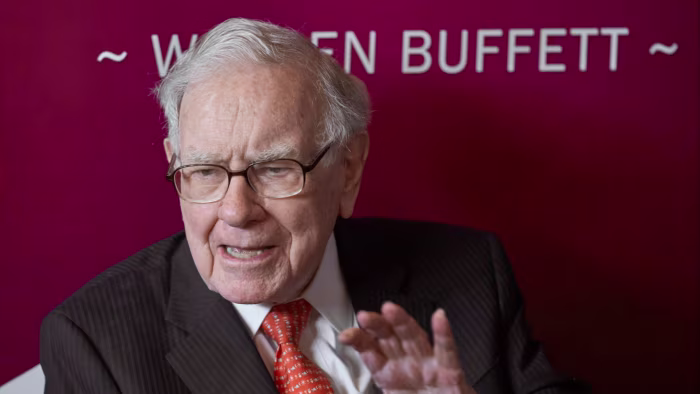 Berkshire Hathaway offloads further $6.1bn of stock