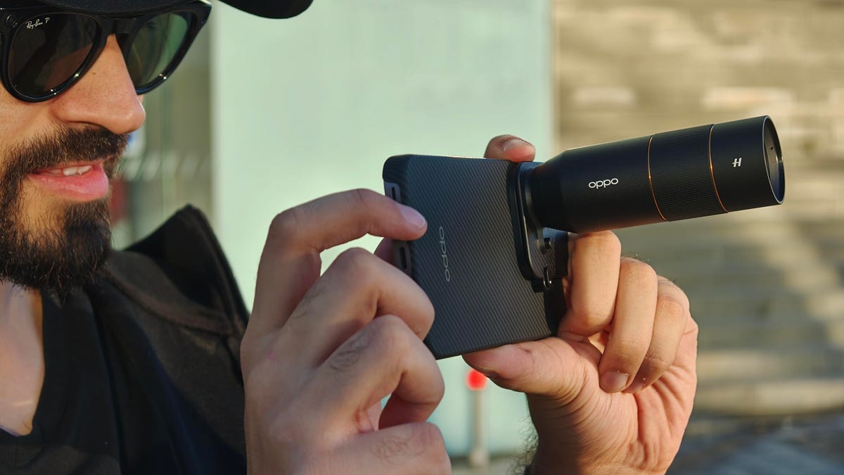 I Used the Oppo Find X9 Pro’s Bizarre-Looking Hasselblad Lens and Here’s Everything It Can Do