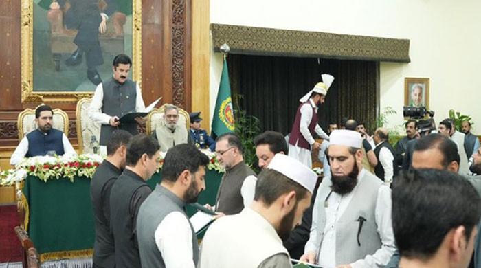 Khyber Pakhtunkhwa’s 10-member new cabinet sworn in