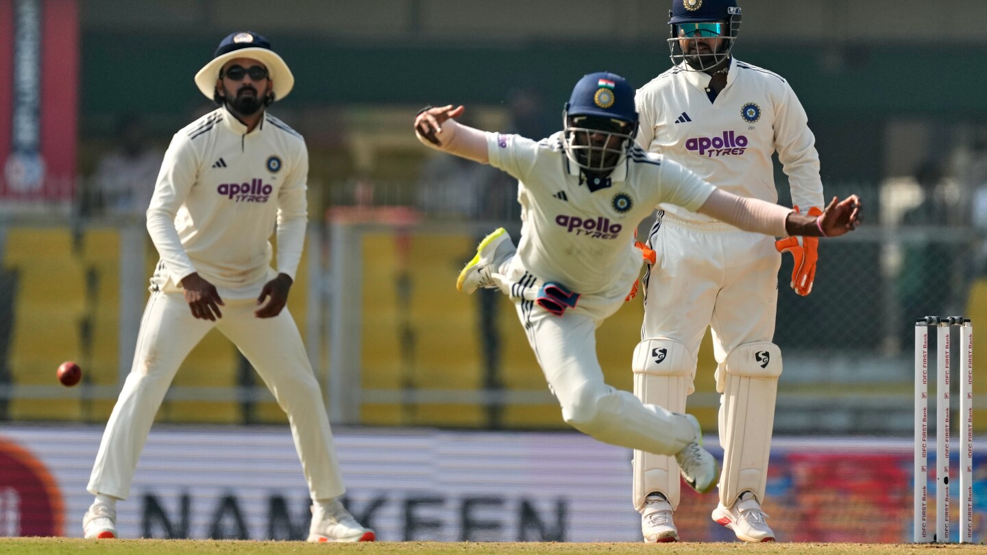 India in trouble at 27-2 at Day 4 stumps after Proteas set 549-run target in 2nd cricket test