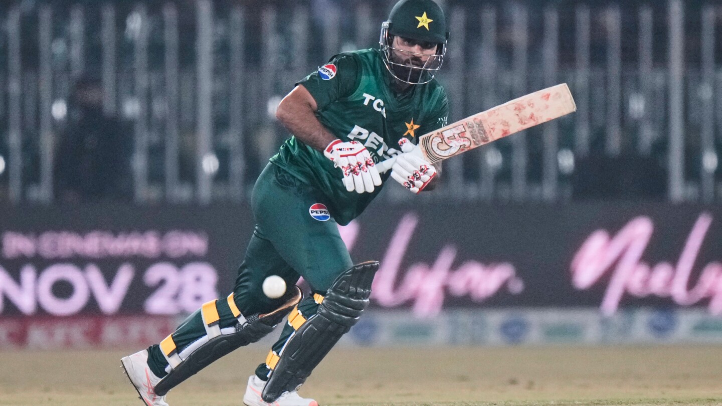 Pakistan beats spirited Zimbabwe in opening game of T20 tri-series