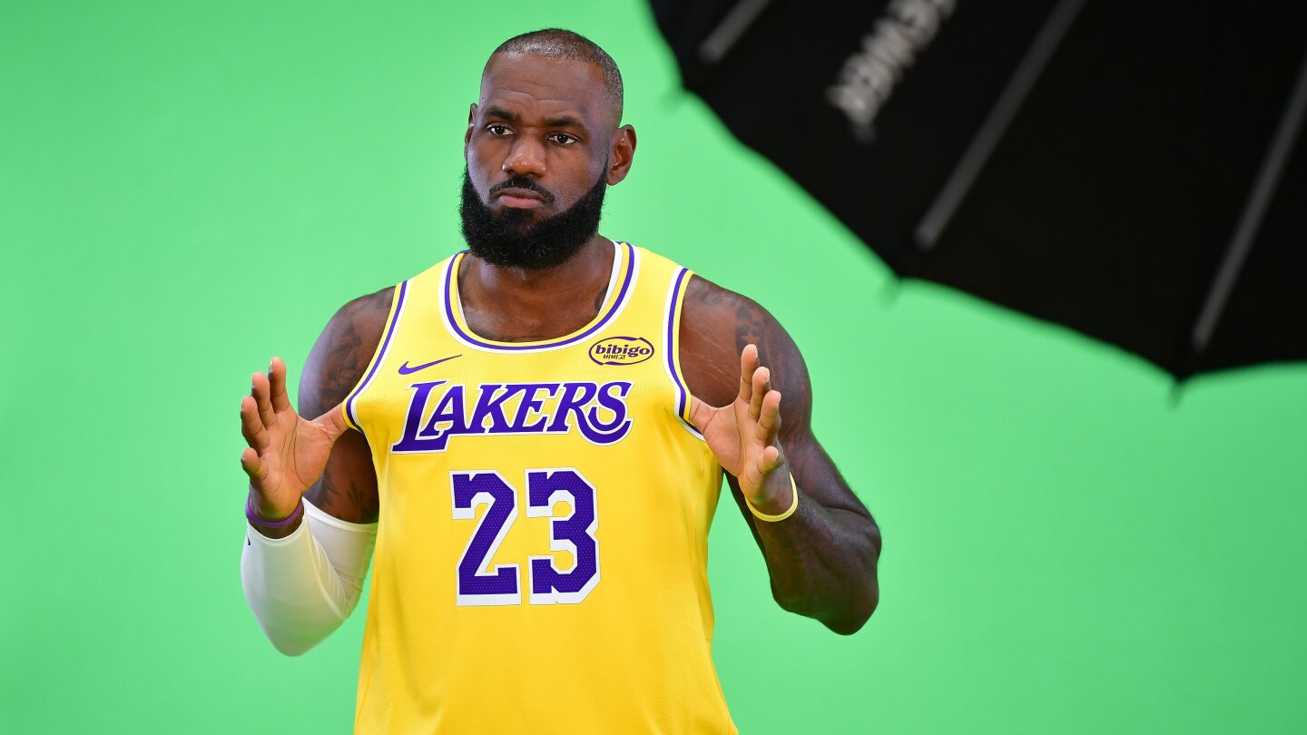 LeBron James practices with Lakers, has yet to decide if he will return to court Tuesday vs. Jazz
