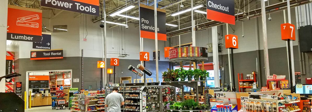 With 80% ownership of the shares, Kingfisher plc (LON:KGF) is heavily dominated by institutional owners