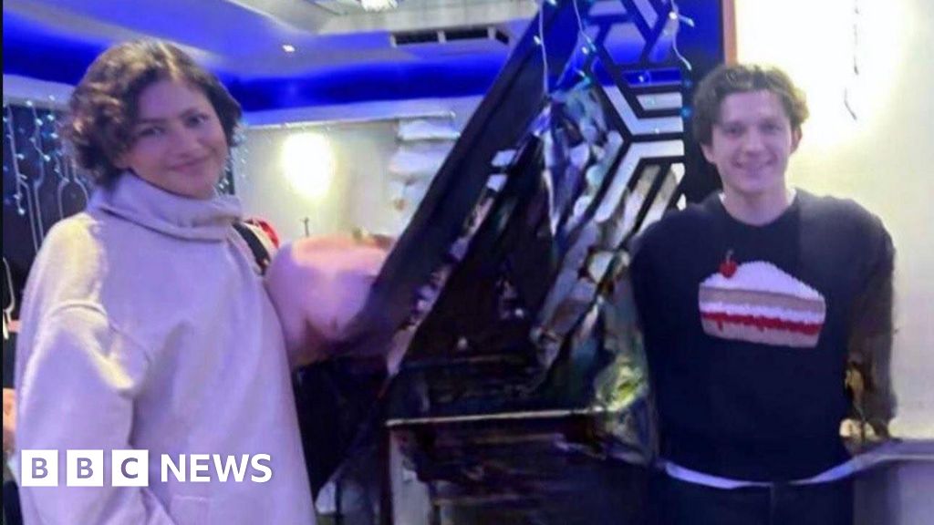 Zendaya and Tom Holland in surprise Leicestershire curry house stop