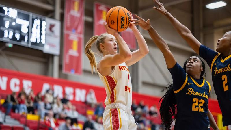 Gorillas Begin Fairfield Inn & Suites Holiday Classic With Lopsided Win