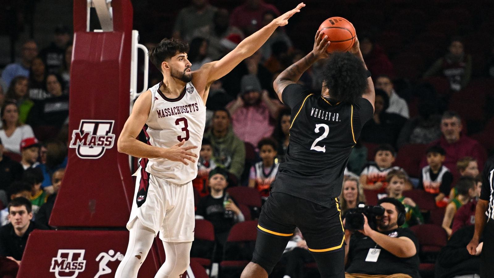 Massachusetts Basketball Falls To Kent State In MAC Opener