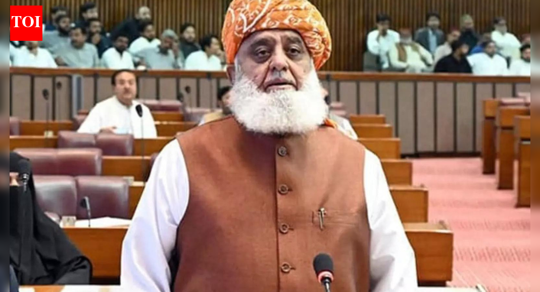 Pak politician accuses military of ‘double standards’ on India, Af | World News