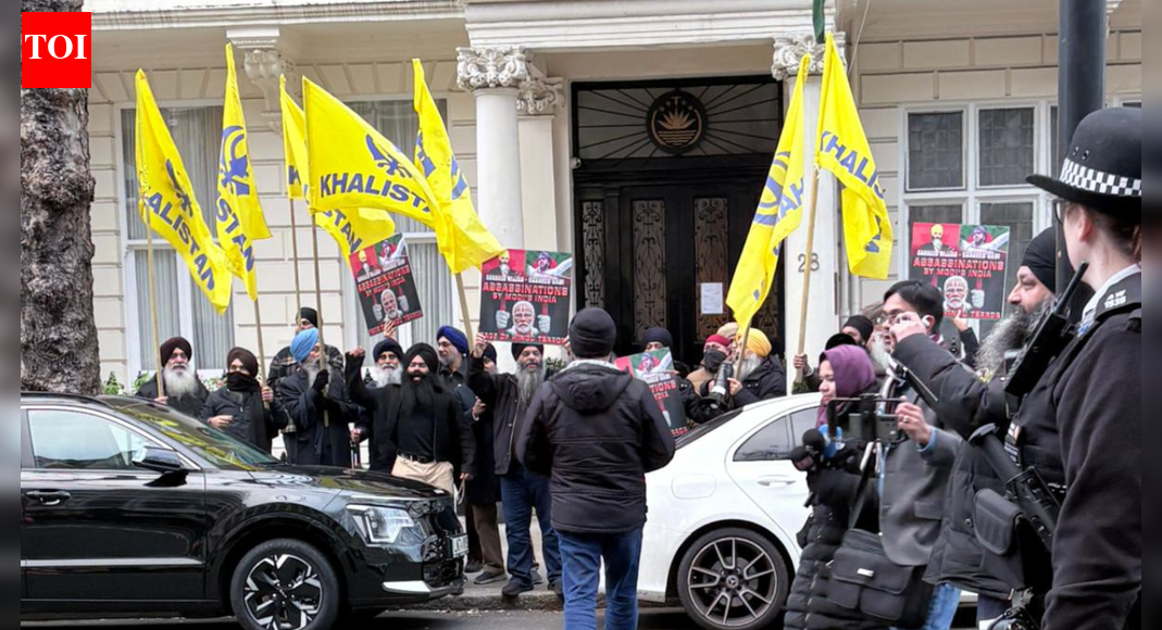 UK: Khalistanis counter-protest Hindus outside Bangladesh high commission in London