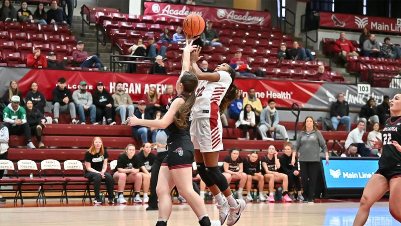 Women’s Basketball Rolls Past Arcadia, 108-38