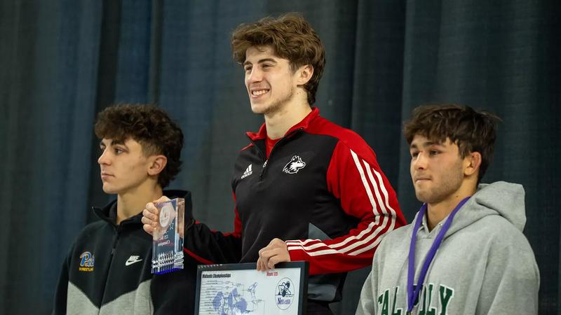West Claims 125-Pound Championship at Midlands